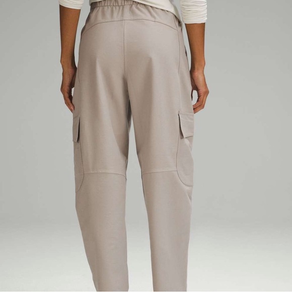 Lululemon Light Cargo Pant - Picture 2 of 9